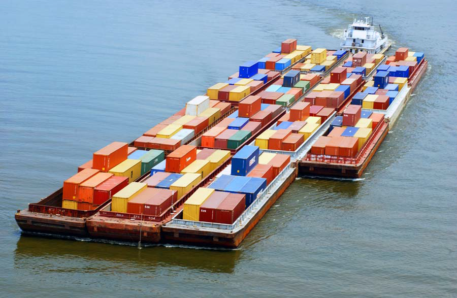 Vận chuyển container nên chọn tàu biển hay sà lan?